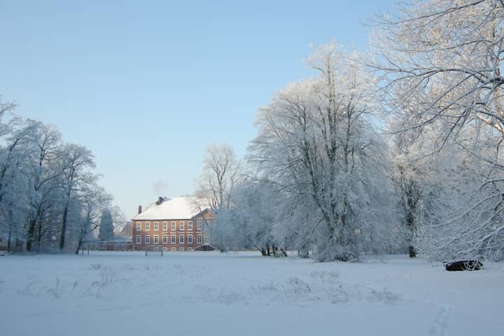 Schloss Dreilützow im Winter