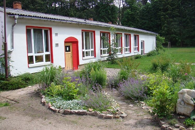 WeissesHaus Lernort Raben Steinfeld