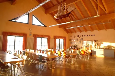 JBS Golm heller Speisesaal